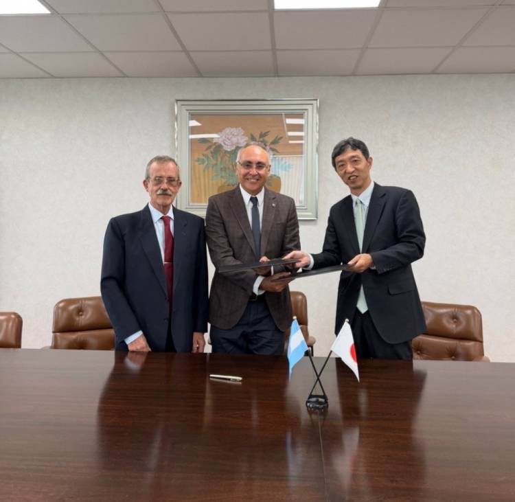 Embajada de Japón: Firma de contrato de donación de una unidad de autobomba 4x4 a los bomberos voluntarios de san José de Jáchal