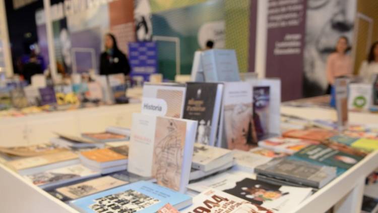 Convocatoria a escritores locales a participar en la Feria Internacional del Libro