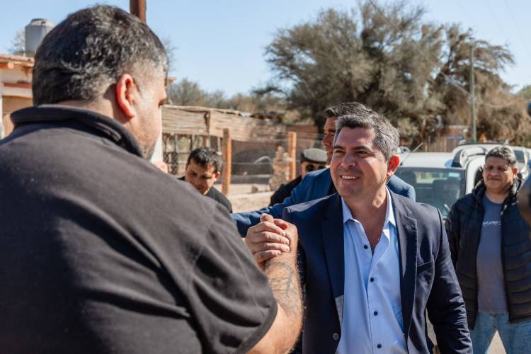 El gobernador Orrego anunció la licitación de dos puentes que cambiarán la vida de Mogna