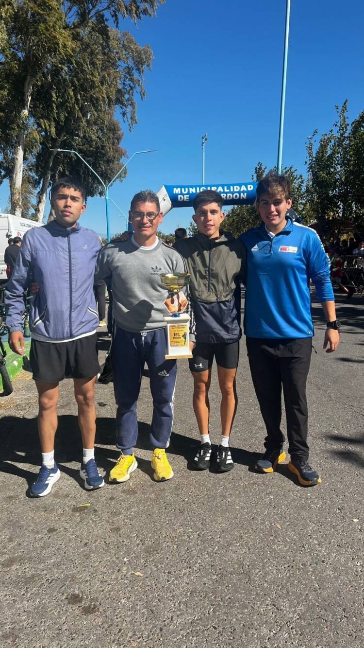 Posta Aniversario de Albardón: El Atletismo Jachallero en lo más alto de pódium, Tobías Santana, Martín Muñoz y Yoel Giménez, los mejores