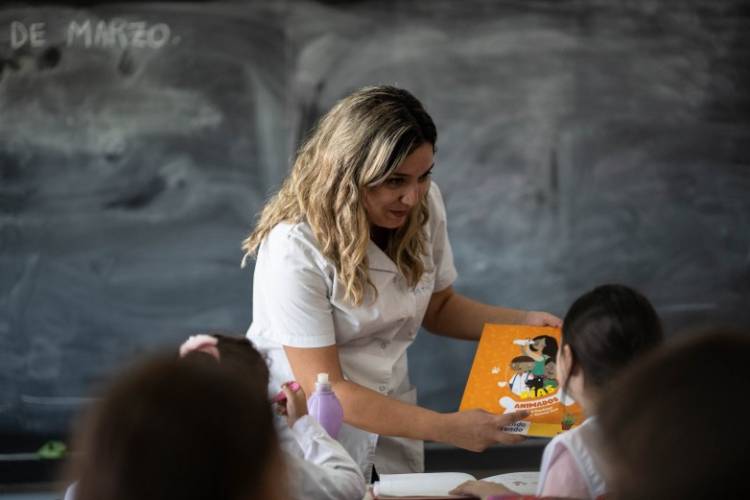 Educación abre la inscripción para ingreso a la docencia e interinatos 2027