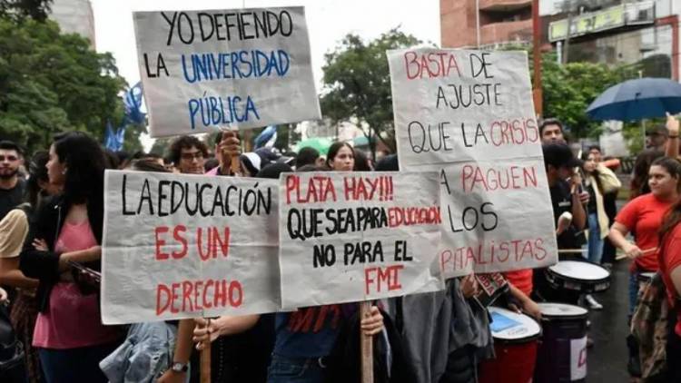Marcha Universitaria: pidieron que la Corte Suprema "no permita que el Gobierno siga incumpliendo la Ley"
