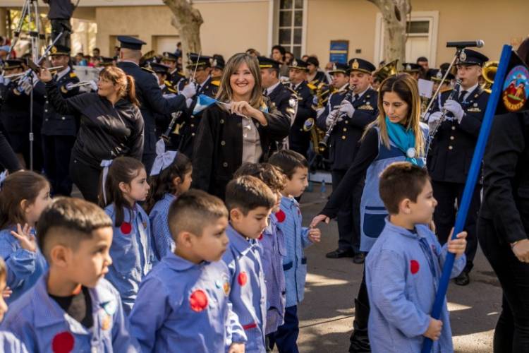 Con Gala Patria y desfile se celebrarán los 216 años de la Revolución de Mayo