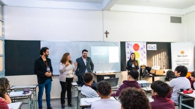 Más de 800 estudiantes de secundaria participaron del programa Construyendo Seguridad