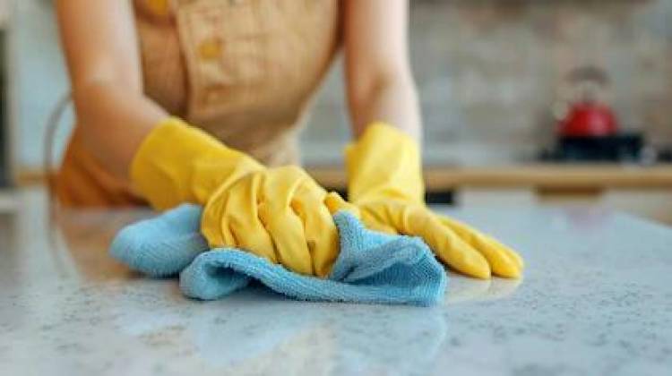 Empleadas de casas particulares: cuánto cuesta la hora de limpieza en junio de 2026