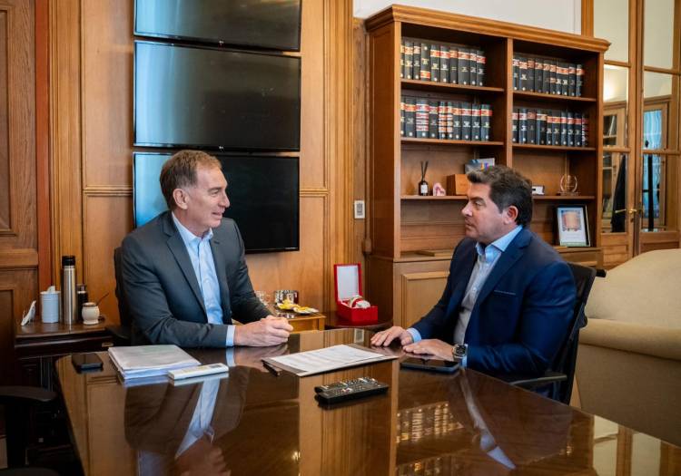 Santilli recibió al Gobernador Marcelo Orrego en Casa Rosada
