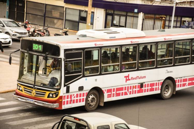 Gobierno recomienda revisar las aplicaciones de transporte público por el receso invernal