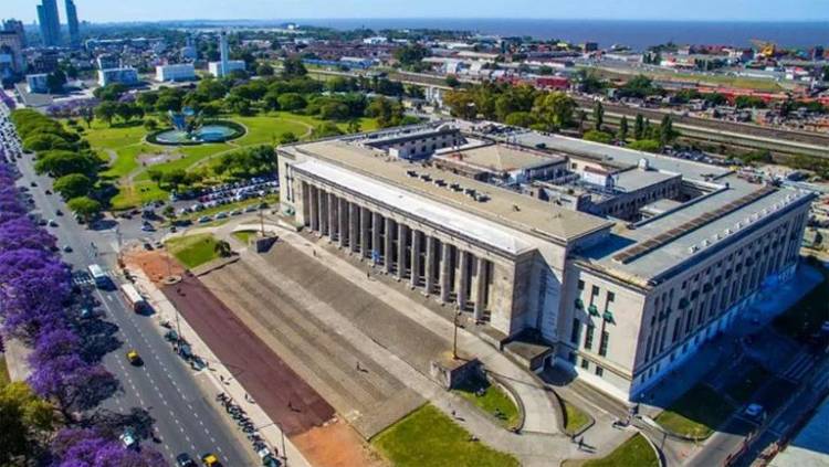Gobierno ratificó que las universidades pueden cobrar a los extranjeros