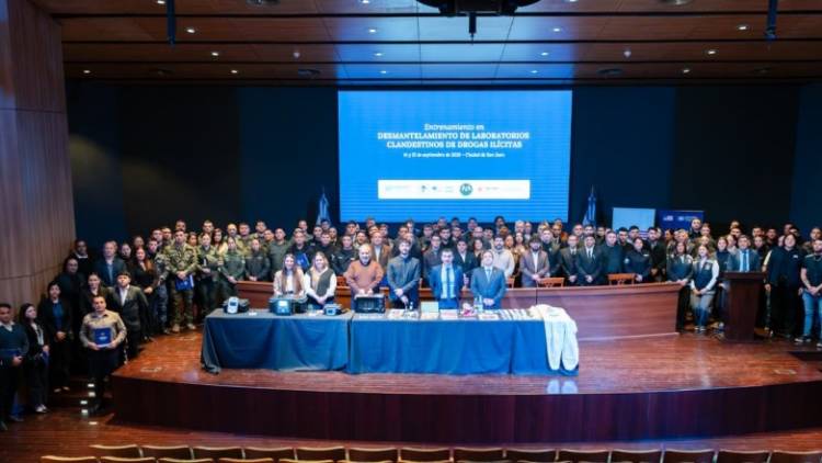 Efectivos de fuerzas de seguridad se capacitaron para fortalecer la respuesta ante drogas sintéticas