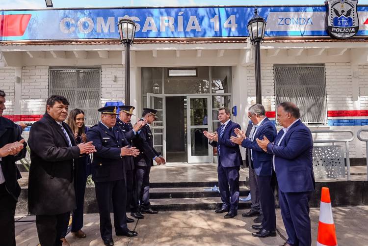 Orrego inauguró la refuncionalización de la Comisaría de Zonda para optimizar la seguridad