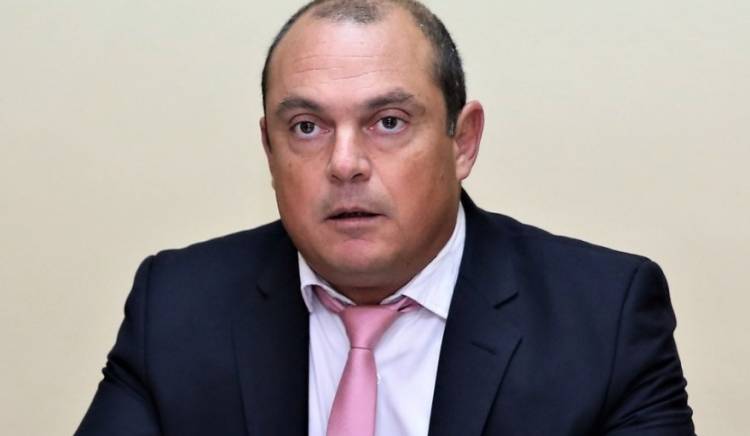Caso Walter Abarca: El Juez Domingo Castro, en primera instancia, rechazó la demanda: “Tengo para mí que es irrelevante si había o no en el campo de juego un médico y una ambulancia, porque el daño se produjo con el choque en la jugada, entre dos personas físicas”
